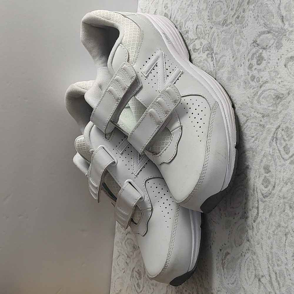 New Balance Womens 411 WW411HW2 White Running Shoes Hook & Loop Size 9.5